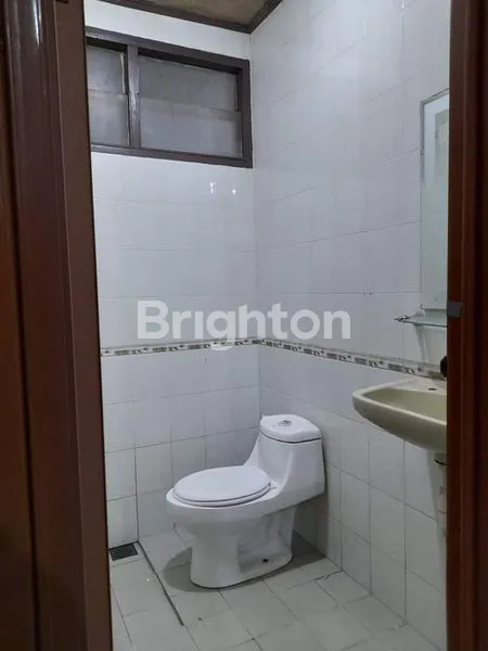 image HUNIAN DI PINGGIR JALAN  (7)