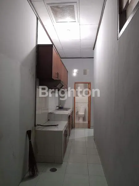 image HUNIAN DI PINGGIR JALAN  (2)