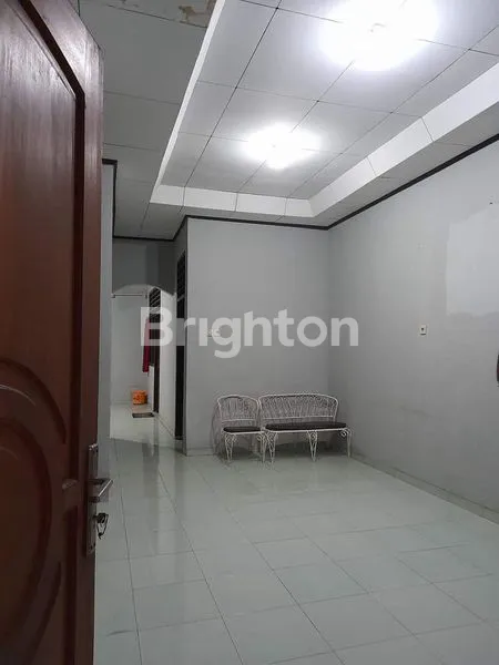 image HUNIAN DI PINGGIR JALAN  (6)