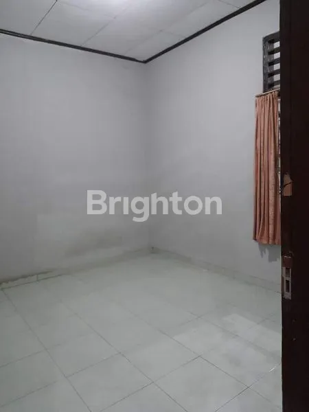 image HUNIAN DI PINGGIR JALAN  (8)