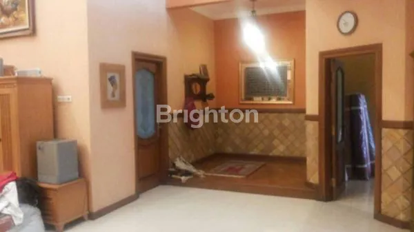 image TURUN HARGA 1M LEBIH! JUAL CEPAT RUMAH MEWAH FULL FURNISHED DI SEMOLOWARU SELATAN (7)