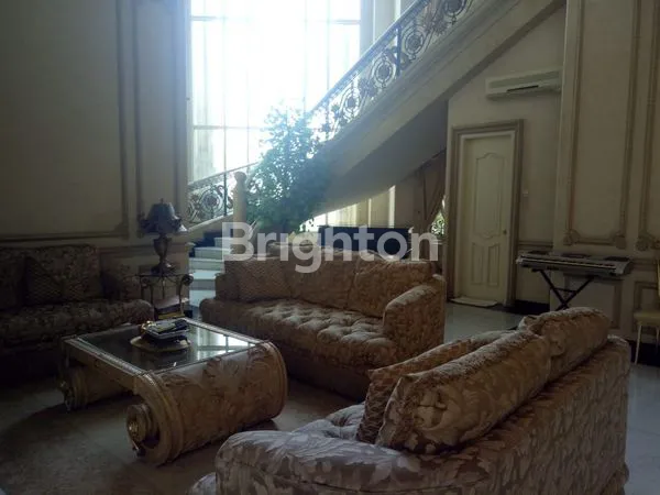 image RUMAH KLASIK MEWAH JALAN RAYA UTAMA PWK  (PURI WIDYA KENCANA) CITRALAND  (2)