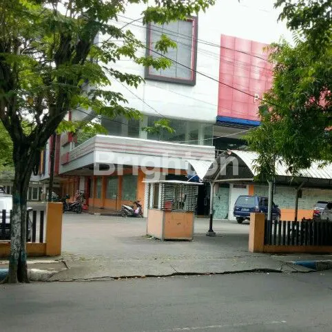 DIJUAL  CEPAT GEDUNG EX SUPERMARKET DI KOTA NGANJUK