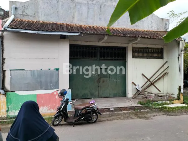 image GUDANG DEKAT RS DR OEN SOLO BARU (1)