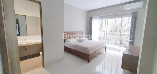 image RUMAH 2 LANTAI BAGUS SIAP HUNI (4)