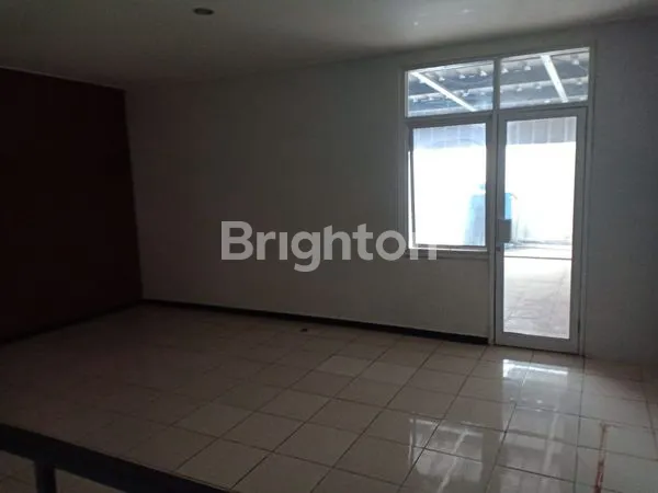 image RUKO 2,5 LANTAI POSISI HOOK DAERAH STRATEGIS (3)