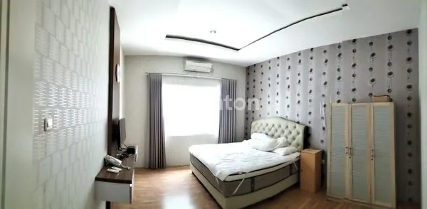 image RUMAH CANTIK MINIMALIS SIAP HUNI 2 LANTAI FULL FURNISHED DI NIRWANA EKSEKUTIF (5)