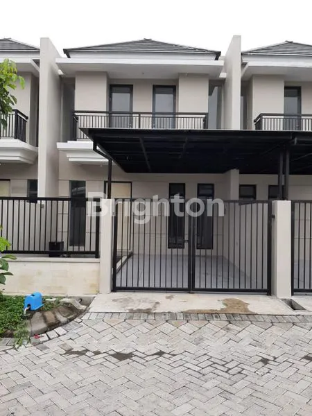 image BANGUNAN BARU GRESS 2 LANTAI DEKAT AKSES TOLL DAN BANDARA, MERR (1)