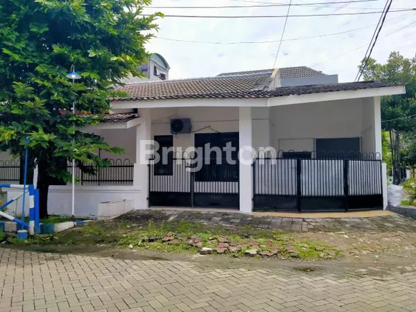 image RUMAH HOOK WISMA TROPODO KEMUNING (3)