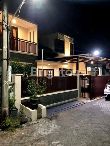 image RUMAH MINIMALIS SIAP HUNI KLAMPIS WISMA MUKTI ROW 2,5 MOBIL (3)