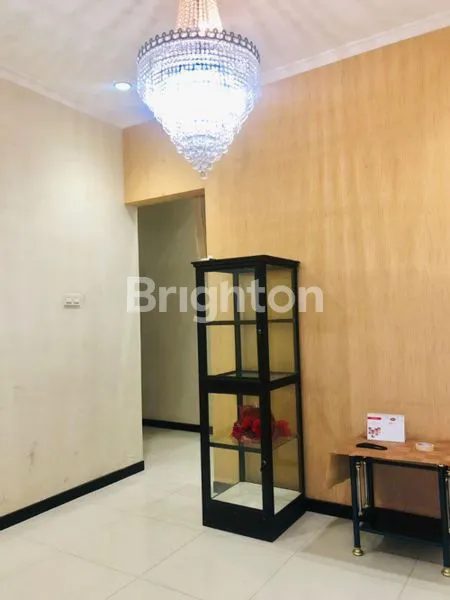 image RUMAH MINIMALIS SIAP HUNI KLAMPIS WISMA MUKTI ROW 2,5 MOBIL (5)