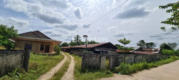 DI JUAL TANAH PLUS RUMAH,GEDUNG WALET DAN GUDANG
