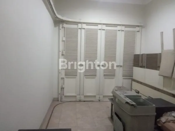 image RUMAH 2 LANTAI BERSIH SIAP HUNI PERUMAHAN CENTRAL PACK A YANI KETINTANG (2)