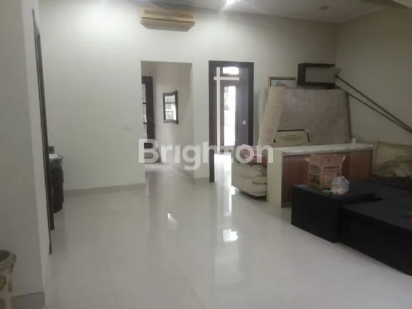 image RUMAH 2 LANTAI BERSIH SIAP HUNI PERUMAHAN CENTRAL PACK A YANI KETINTANG (5)