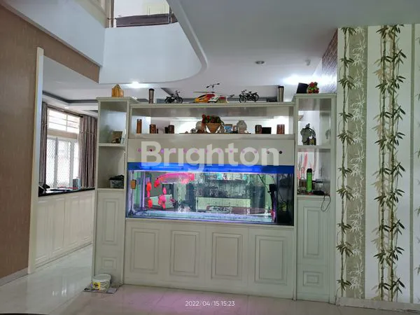 image RUMAH MEWAH ROYAL SUMATERA MEDAN TUNTUNGAN (4)