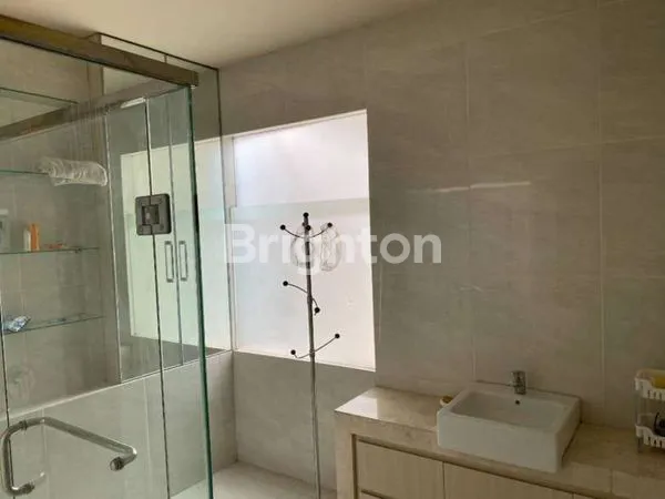 image RUMAH MEWAH ROYAL RESIDENCE (12)