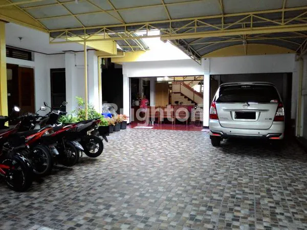 image RUMAH PUSAT KOTA DAERAH GUBENG LOKASI STRATEGIS KOMERSIAL AREA (2)