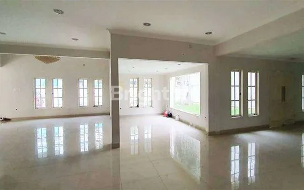 image RUMAH STRATEGIS  DI PUSAT KOTA JAKARTA PUSAT (3)