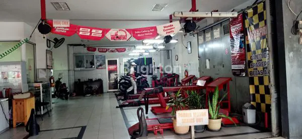 image RUKO GANDENG THREE IN ONE STRATEGIS LETAK PINGGIR JALAN (4)