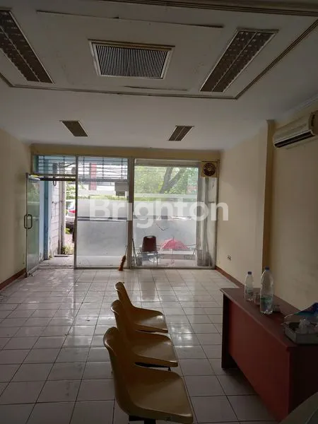 image AMBENGAN PLAZA LOKASI SUPER STRATEGIS PUSAT KOTA NOL JALAN RAYA DEKAT TUNJUNGAN PLAZA COCOK UNTUK KANTOR, BANK (3)