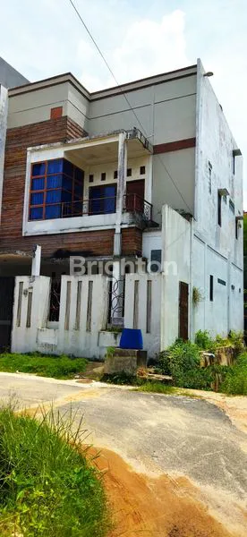 image RUMAH 2,5 LANTAI  (1)