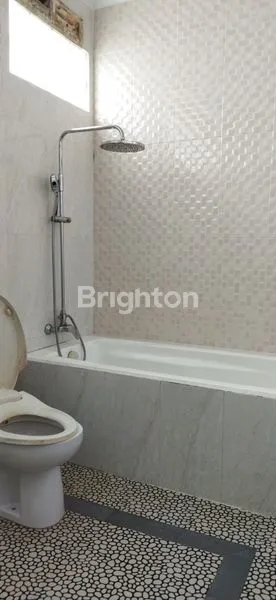 image RUMAH 2,5 LANTAI  (2)