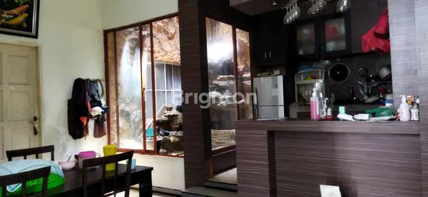 image RUMAH 2,5 LANTAI  (7)