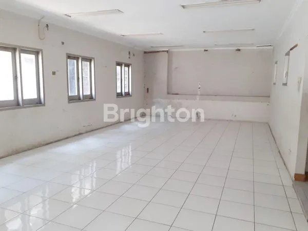 image PAMULARSIH RUMAH BESAR COCOK UNTUK KANTOR STRATEGIS JALAN RAYA SEMARANG BARAT (2)