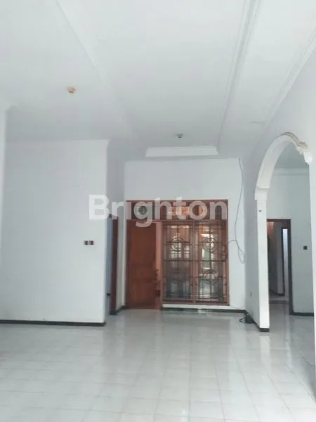 image RUMAH 1 SETENGAH LANTAI SIAP HUNI PERUMAHAN PONDOK MUTIARA SIDOARJO (8)