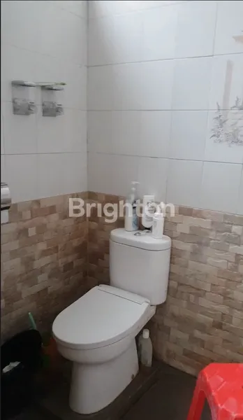 image RUMAH 2 LANTAI DUKUH KUPANG JALAN BANGUNAN KUAT SEMI KLASIC & SEMI FURNISH (3)