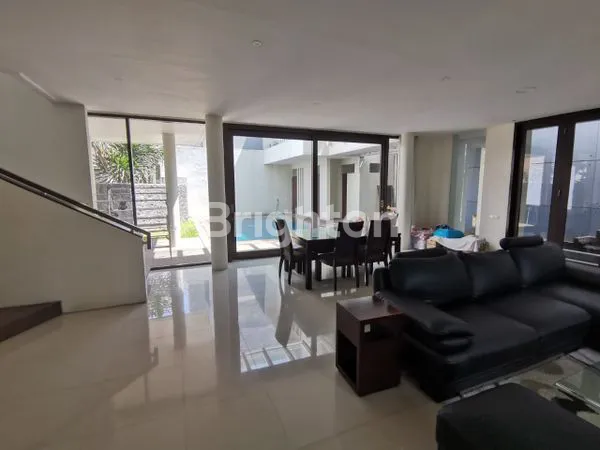 image RUMAH MEWAH VILLA TAMAN GOLF ARAYA LOKASI TENANG, ASRI,AMAN (4)