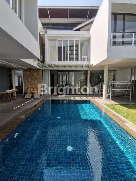 image RUMAH MEWAH VILLA TAMAN GOLF ARAYA LOKASI TENANG, ASRI,AMAN (2)