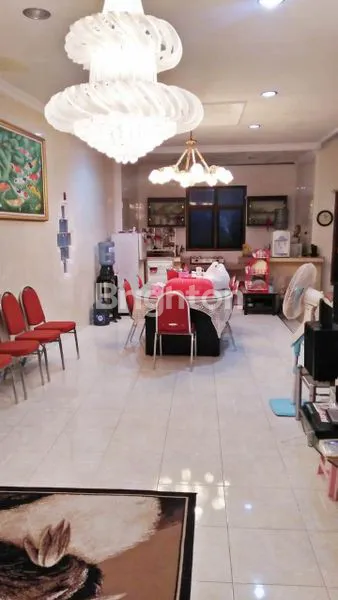 image VILLA NYAMAN DAHLIA, 2 LANTAI, LUAS 400M², HARGA MENARIK (6)