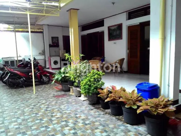 image RUMAH TENGAH KOTA JL SUMBAWA SURABAYA (9)