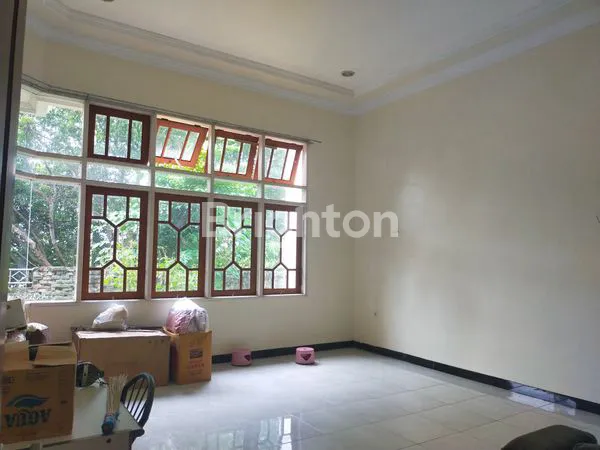 image RUMAH MEWAH SIAP HUNI DI BUKIT SARI SEMARANG SELATAN (9)