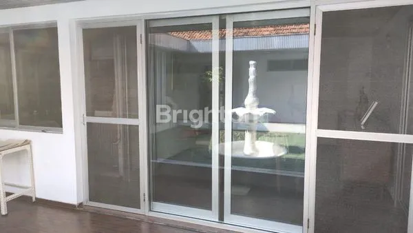 image RUMAH 1 LANTAI LOKASI TENANG DEKAT PUSAT PERDAGANGAN, SURABAYA PUSAT (4)