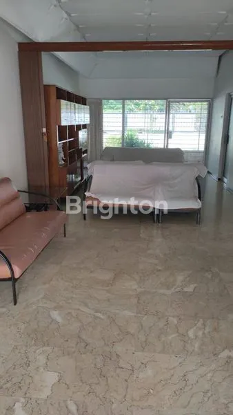 image RUMAH 1 LANTAI LOKASI TENANG DEKAT PUSAT PERDAGANGAN, SURABAYA PUSAT (2)