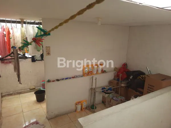 image SIAP HUNI , RAMAI PENGHUNI DI KAWASAN JELAMBAR , JAKARTA BARAT (7)