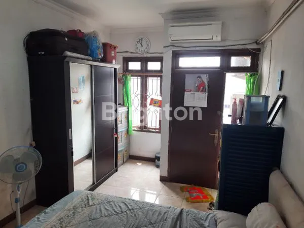 image SIAP HUNI , RAMAI PENGHUNI DI KAWASAN JELAMBAR , JAKARTA BARAT (6)