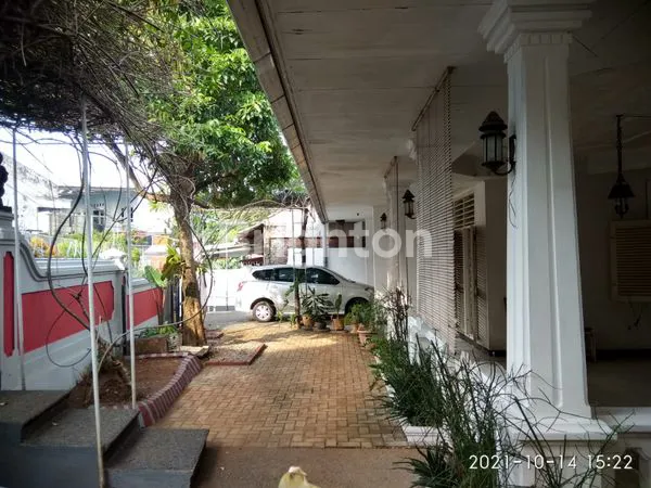 image RUMAH KLASIK TENGAH KOTA CINDE BARAT JOMBLANG CANDISARI SEMARANG DEKAT JAVA MALL (5)