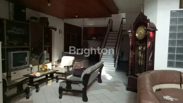image RUMAH LAMA 2 LT DI KUTISARI SELATAN SURABAYA SIAP HUNI (1)