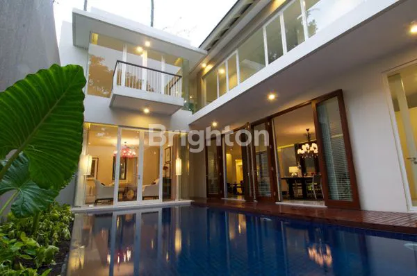 VILLA RUMAH LENGKAP SWIMMING POOL &  INTERIOR LOKASI STRATEGIS DI RIVERSIDE ALEGRO DEKAT TOL KOTA MALANG