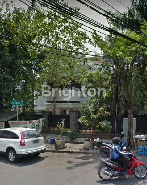 NOL JALAN. TENGAH KOTA SURABAYA. DEKAT BASUKI RAHMAT TUNJUNGAN PLAZA KEDUNGSARI. COCOK UNTUK USAHA KANTOR.