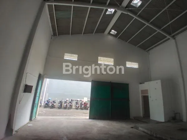 image GUDANG ADA KANTOR LANTAI ATAS DI LEBAK TIMUR DEKAT KENJERAN DAN SURAMADU SELANGKAH KE RAYA MERR (3)