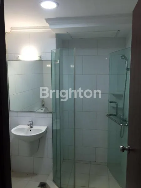 image 2BR DI JEBOL JADI 1BR BESAR WATERPLACE LUAS 60METER DOUBLE BALKON (3)