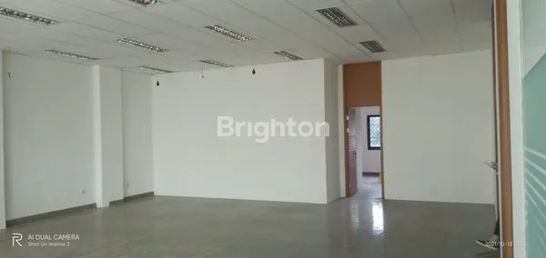 image RUKO GANDENG JAKARTA SELATAN,BANGUNAN 4 LANTAI + ROOFTOP/DAK LUAS (5)