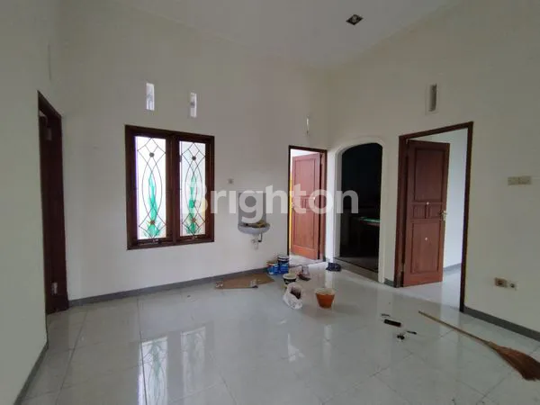 image RUMAH TENGAH KOTA SIAP HUNI KEDIRI (4)