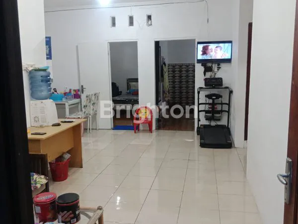 image RUMAH TERAWAT DAN SIAP HUNI DI WONOAYU (2)