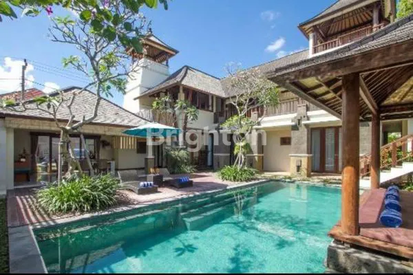 image CHARMING VILLA IN BATU BOLONG (1)