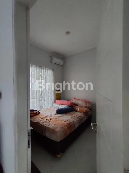 image RUMAH 2 LANTAI SIAP HUNI BANGUNAN BAGUS DAN TERAWAT BERLOKASI DI SEMAMPIR, KEC. KOTA, KOTA KEDIRI (3)